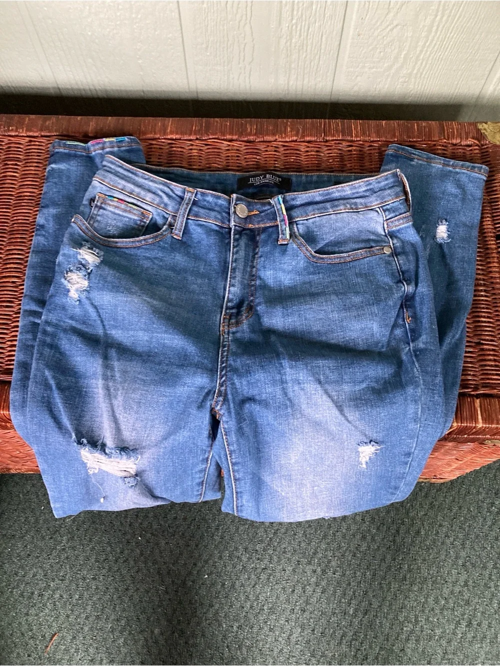 Judy Blue Size Jr. 7 medium wash distressed skinny fit stitch accent jeans